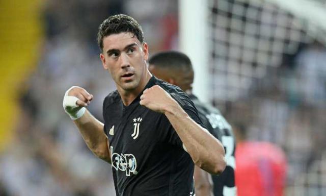 1692580510425014574.jpg vlahovic.udinese.juve.2023.2024.maglia.750x450.jpg